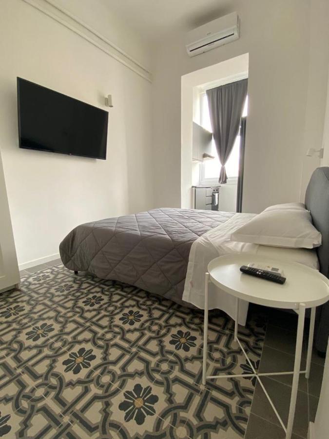 Bari Landlord 242 - Central Station Apartments ภายนอก รูปภาพ