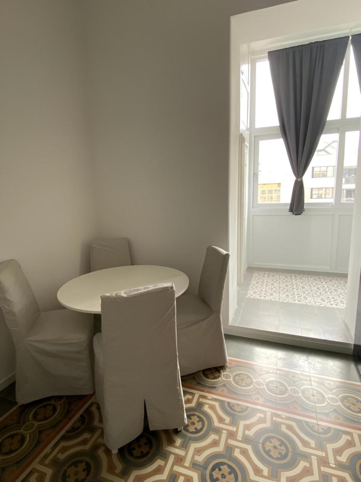 Bari Landlord 242 - Central Station Apartments ภายนอก รูปภาพ