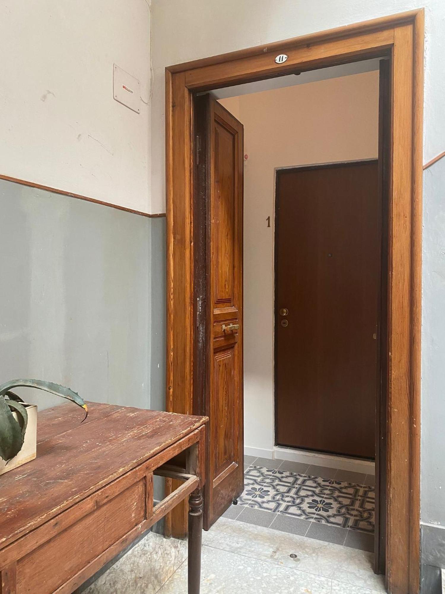 Bari Landlord 242 - Central Station Apartments ภายนอก รูปภาพ